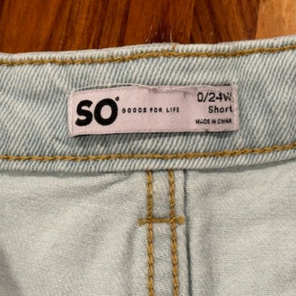 🍁 SO Crochet Front Shorts | Size 0 - Picture 3 of 4